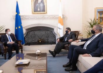 الرئيس اناستاسياديس يناقش  الهجرة واللجوء في اليونان