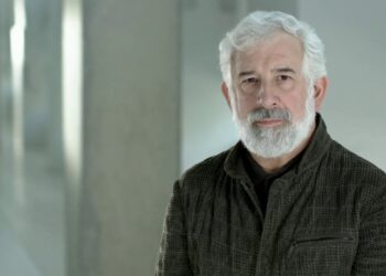 الممثل اليوناني بيتروس فيليبيديس ينفى اتهامات الاغتصاب و التحرش الجنسي