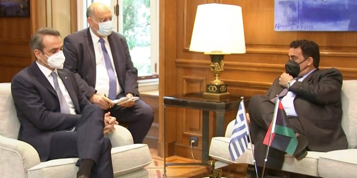 المنفي و ميتسوتاكيس يتفقا علي مناقشة ترسيم الحدود البحرية