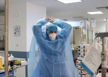 اليونان: تراجع في أعداد الإصابات بكورونا و انخفاض في مرضي العناية المركزة