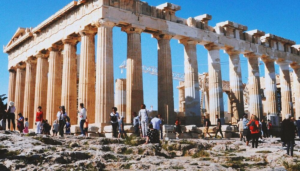 اليونان تفتح أبوابها أمام الزائرين بعد إغلاق أكثر من 6 اشهر