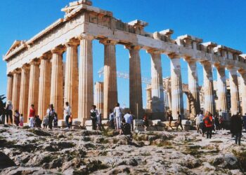 اليونان تفتح أبوابها أمام الزائرين بعد إغلاق أكثر من 6 اشهر