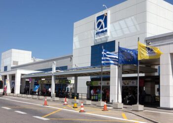 اليونان تسمح لمواطني 21 دولة الدخول إليها بالإضافة إلي دول الاتحاد الأوروبي و شينغن