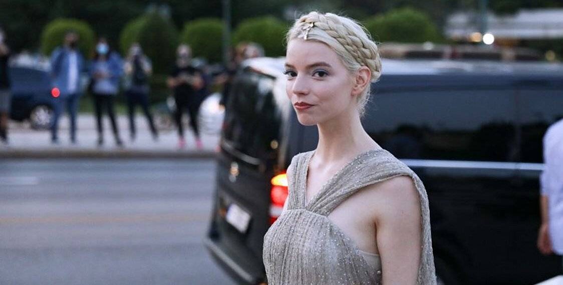 اليونان تعود إلي عروض الأزياء .. وداعا  كورونا