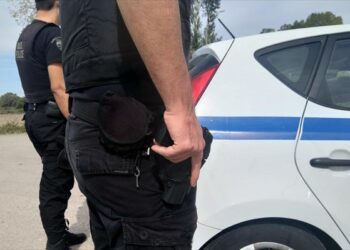 القبض على ستة أشخاص بتهمة السرقة غرب أثينا