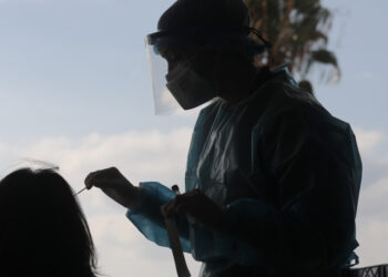 تراجع كبير في إصابات فيروس كورونا باليونان