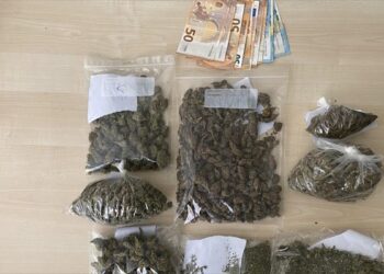 تفكيك عصابة لبيع المخدرات غرب أثينا