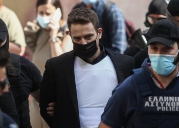 حل لغز مقتل بريطانية في اليونان على يد زوجها الطيار