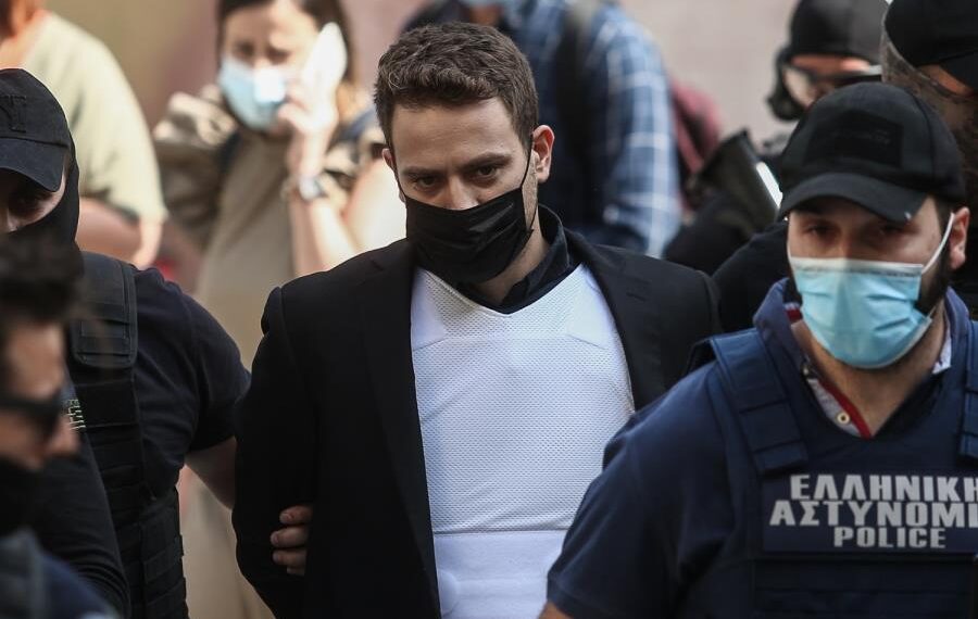 حل لغز مقتل بريطانية في اليونان على يد زوجها الطيار