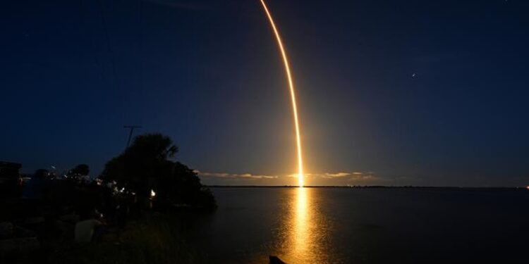 An alarm went off on SpaceX’s all-tourist space flight. The problem was the toilet