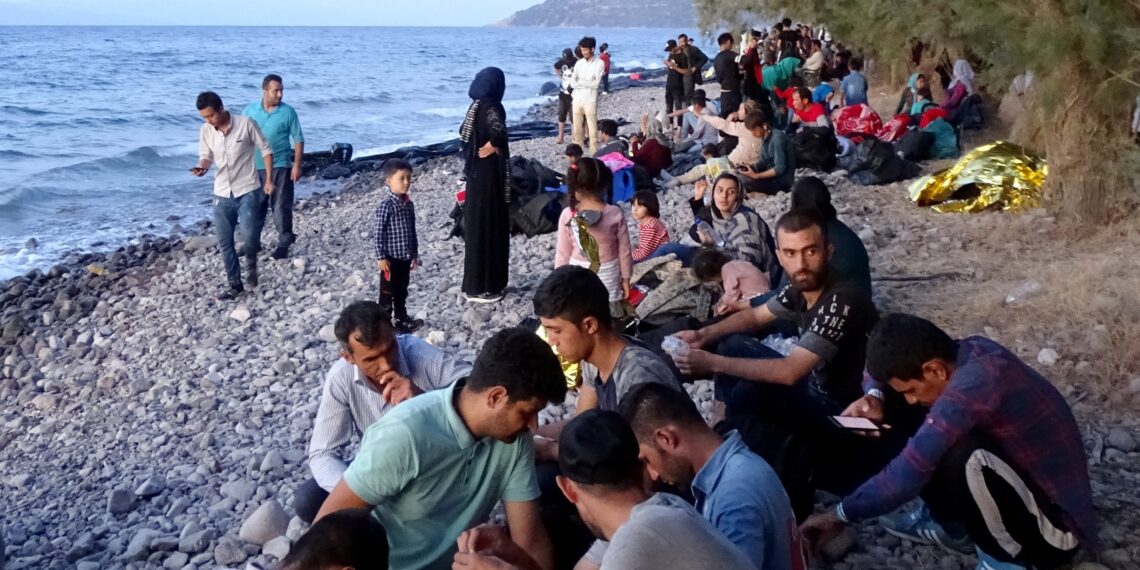 تطعيم اللاجئين