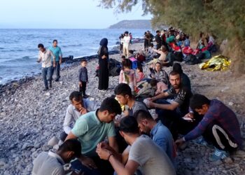 تطعيم اللاجئين