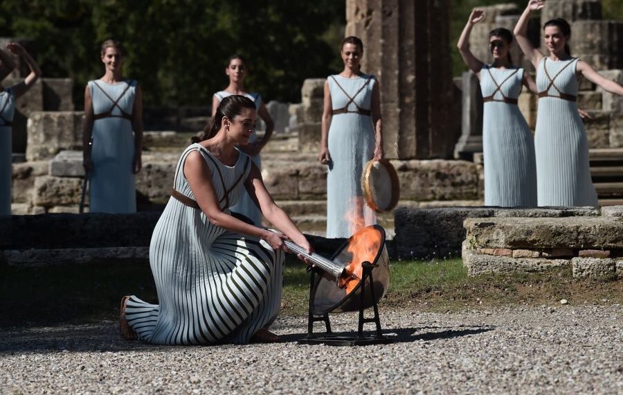 ايقاد الشعلة