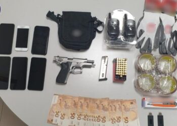 القبض علي بريطانيين بتهمة تجارة المخدارات