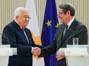 رئيسا قبرص وفلسطين يشددا على احترام القانون الدولي و تعزيز التعاون 