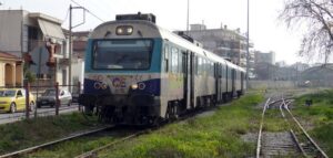 قطار يدهس 3 مهاجرين شمال اليونان 