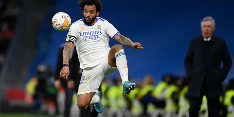 Marcelo: Olympiakos sign Brazilian left-back