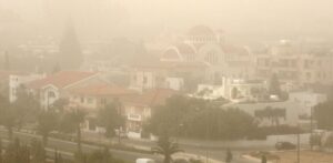 الغبار يعم أجواء قبرص  والسلطات تحث على توخي الحذر