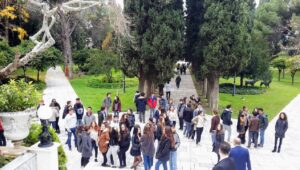 رئيسة اليونان تفتتح حديقة قصر الرئاسة لعامة الشعب يوم الأحد من كل أسبوع