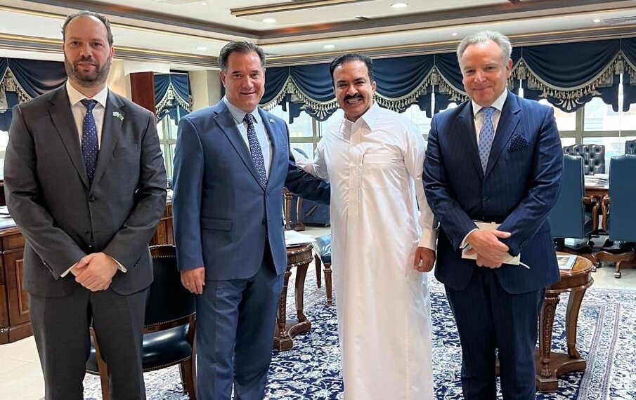 وزير الاستثمار اليوناني يلتقي مسؤولين سعوديين في الرياض