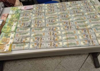 اليونان توقف راكب مصري يخفي 850 ألف يورو في حقيبته