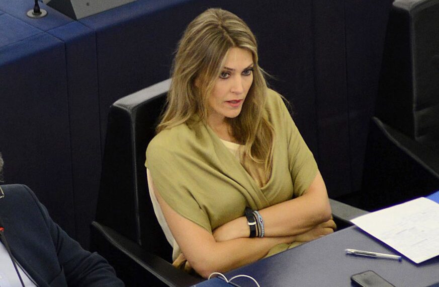 ايفا كايلي في السجن