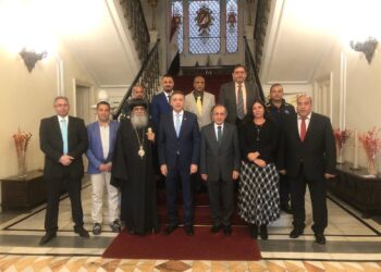 سفير مصر باليونان يلتقي مع رموز من الجالية
