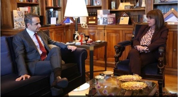 حل البرلمان اليوناني و إجراء انتخابات عامة