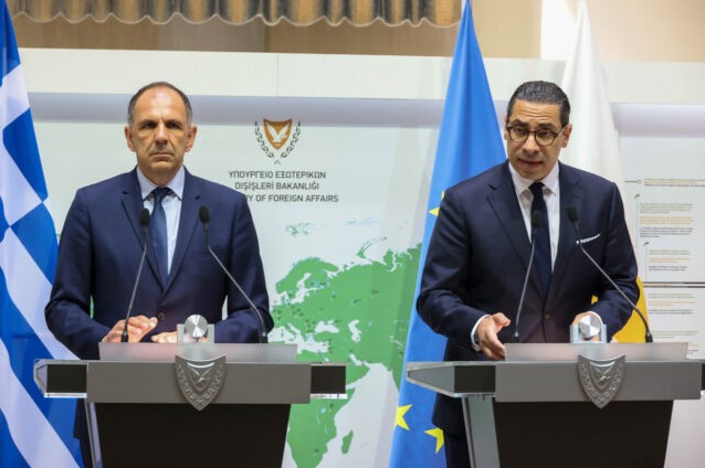 أثينا و نيقوسيا تسعيان لحل القضية القبرصية