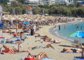 اليونان توصي المواطنين بأخذ الحذر من موجه الحر