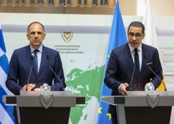 أثينا و نيقوسيا تسعيان لحل القضية القبرصية