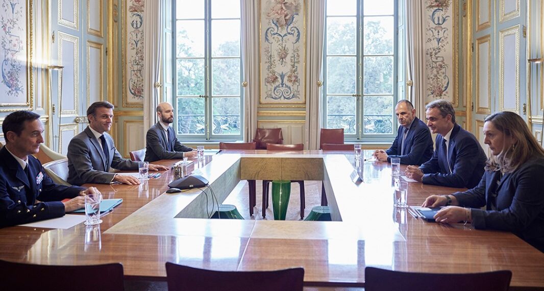 اليونان تساهم مع قبرص توصيل مساعدات عبر البحر إلي غزه