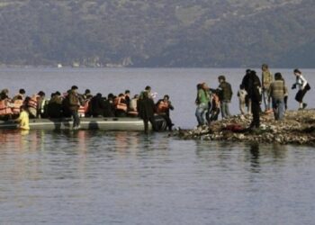 العثور علي 74 مهاجرا غير شرعيا