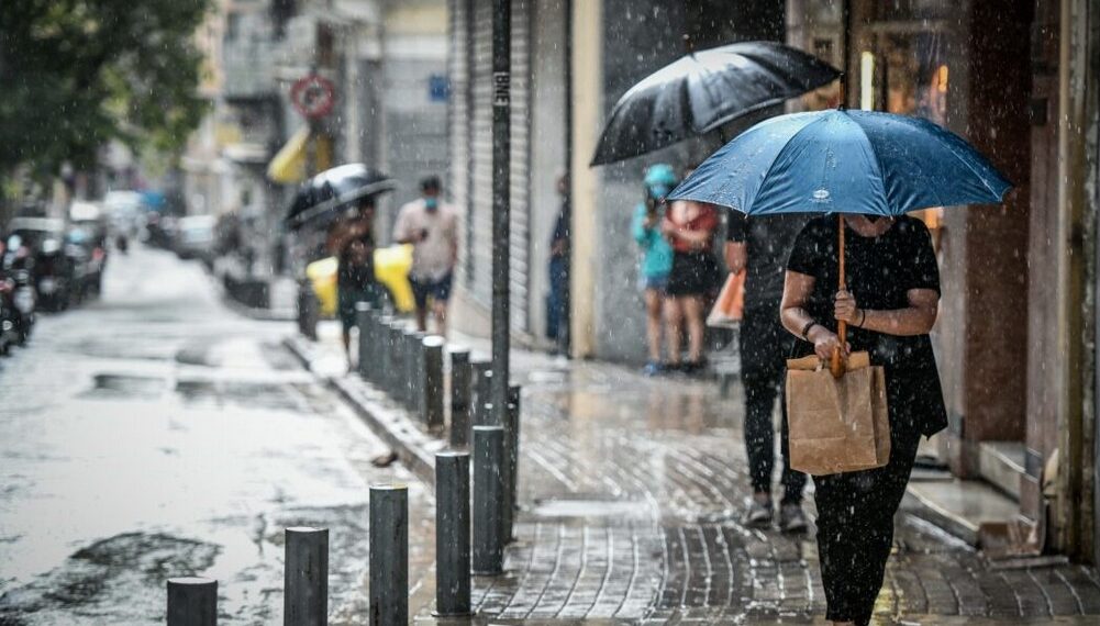 عواصف و أمطار غزيرة