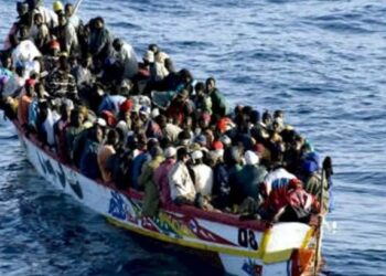 غرق سفينة لمهاجرين غير شرعيين في اليونان