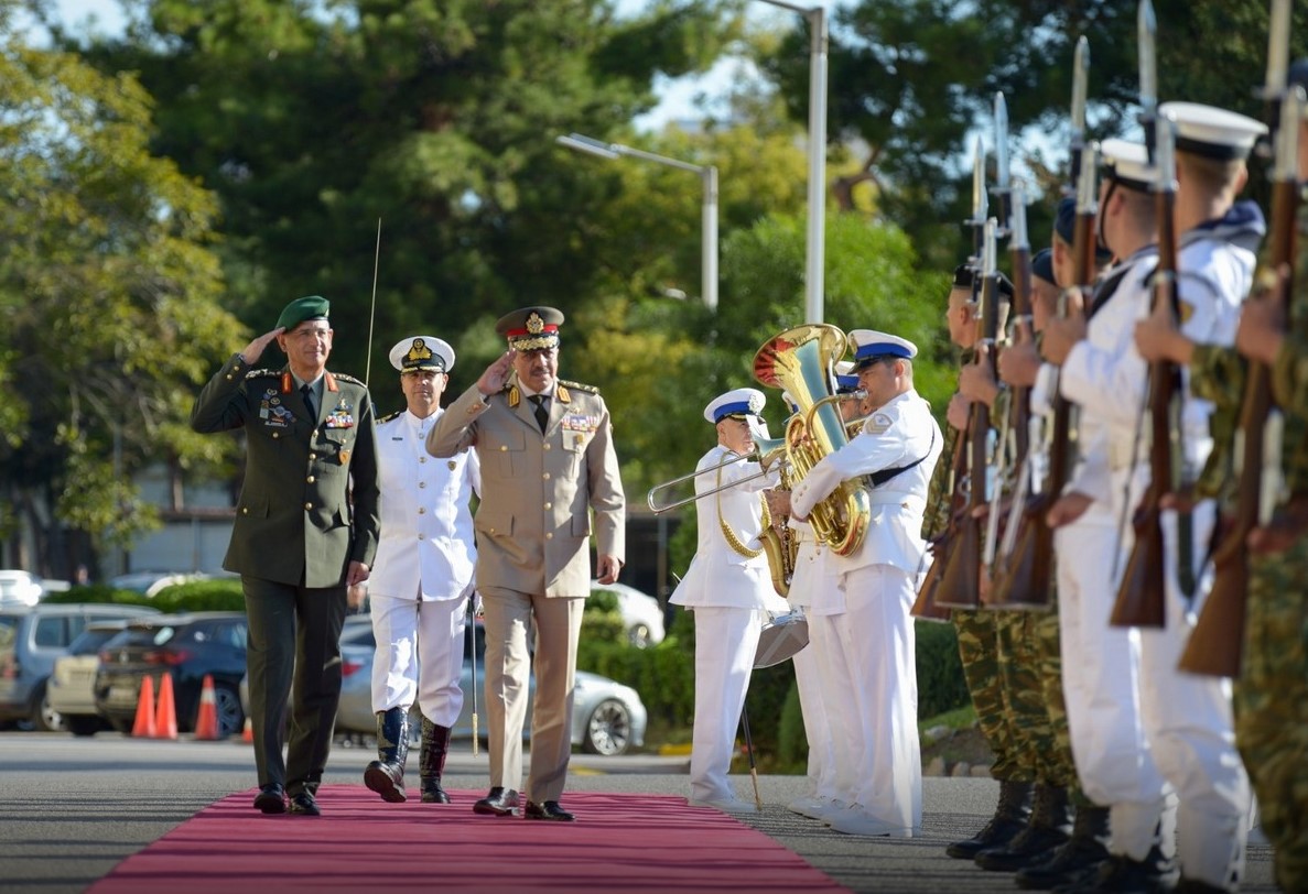 تعاون استراتيجي بين اليونان و مصر في مجال الدفاع