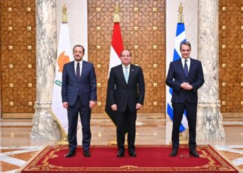 قمه مصرية يونانية قبرصية في القاهرة