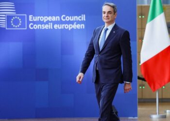 ميتسوتاكيس يطالب بتعزيز استقلالية أوروبا