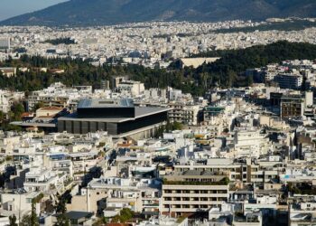 خطة حكومية لإنهاء أزمة السكن في اليونان