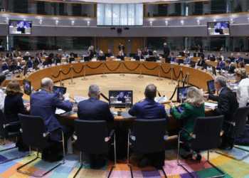 اليونان تؤكد علي الدعم الإنساني لغزة وتمسّك بحل الدولتين